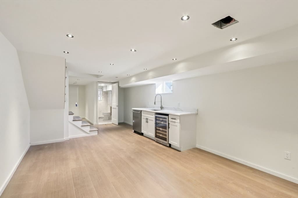 Condominium at 455 Summer St # 455, Arlington MA 02474, Arlington, photo 23 of 42