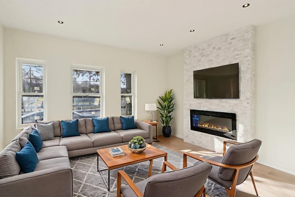 Condominium at 455 Summer St # 455, Arlington MA 02474, Arlington, photo 5 of 42