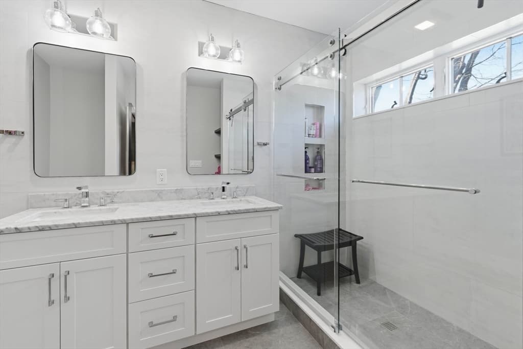 Condominium at 20 Lawrence # 2, Wakefield MA 01880, photo 26 of 38