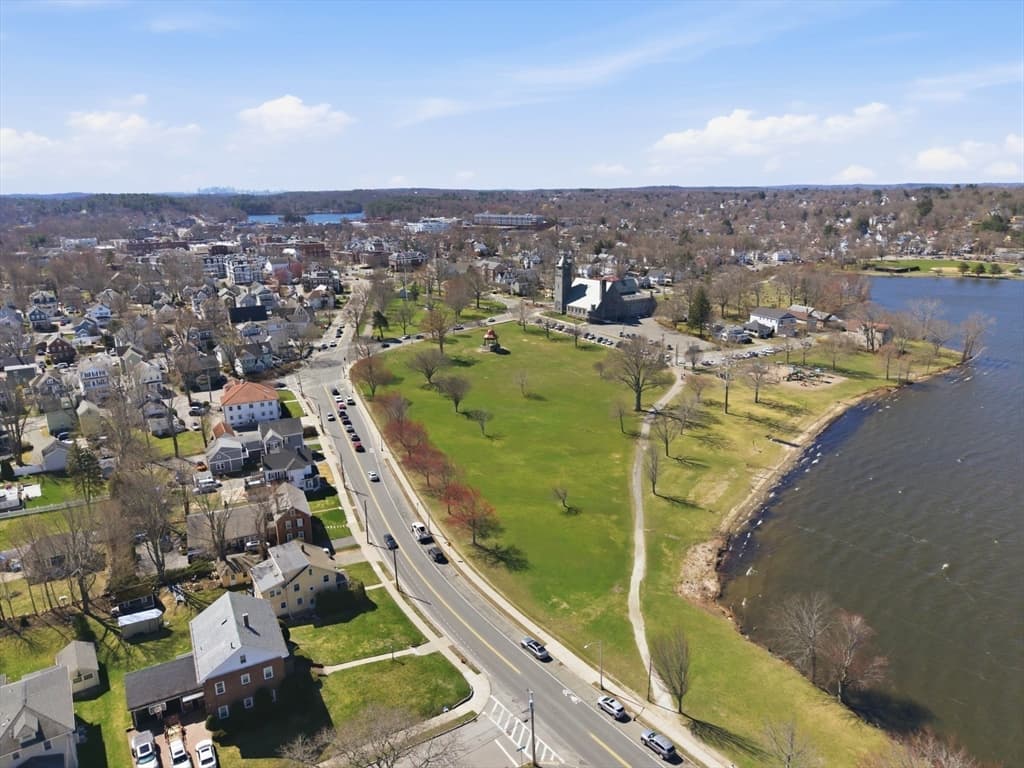 Condominium at 20 Lawrence # 2, Wakefield MA 01880, photo 5 of 38