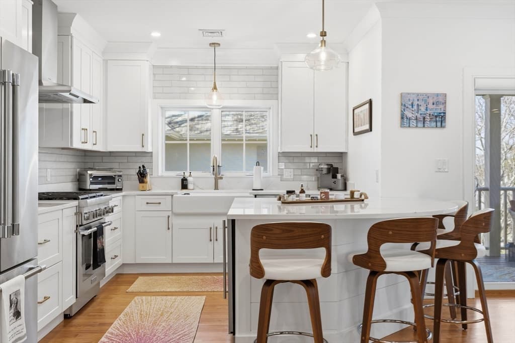 Condominium at 20 Lawrence # 2, Wakefield MA 01880, photo 9 of 38