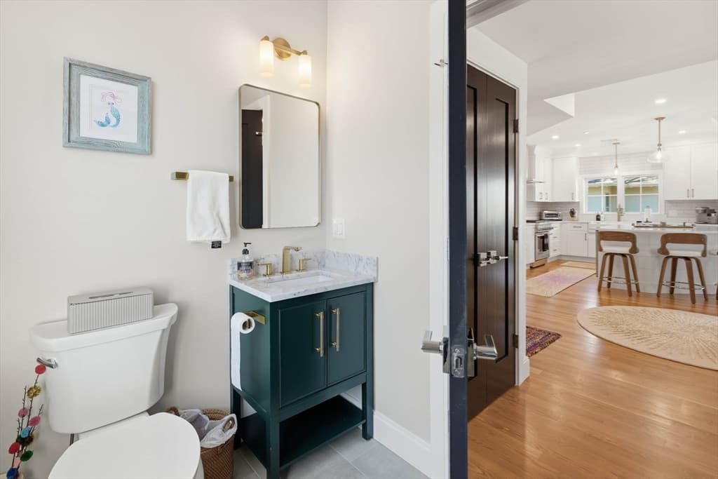 Condominium at 20 Lawrence # 2, Wakefield MA 01880, photo 24 of 38