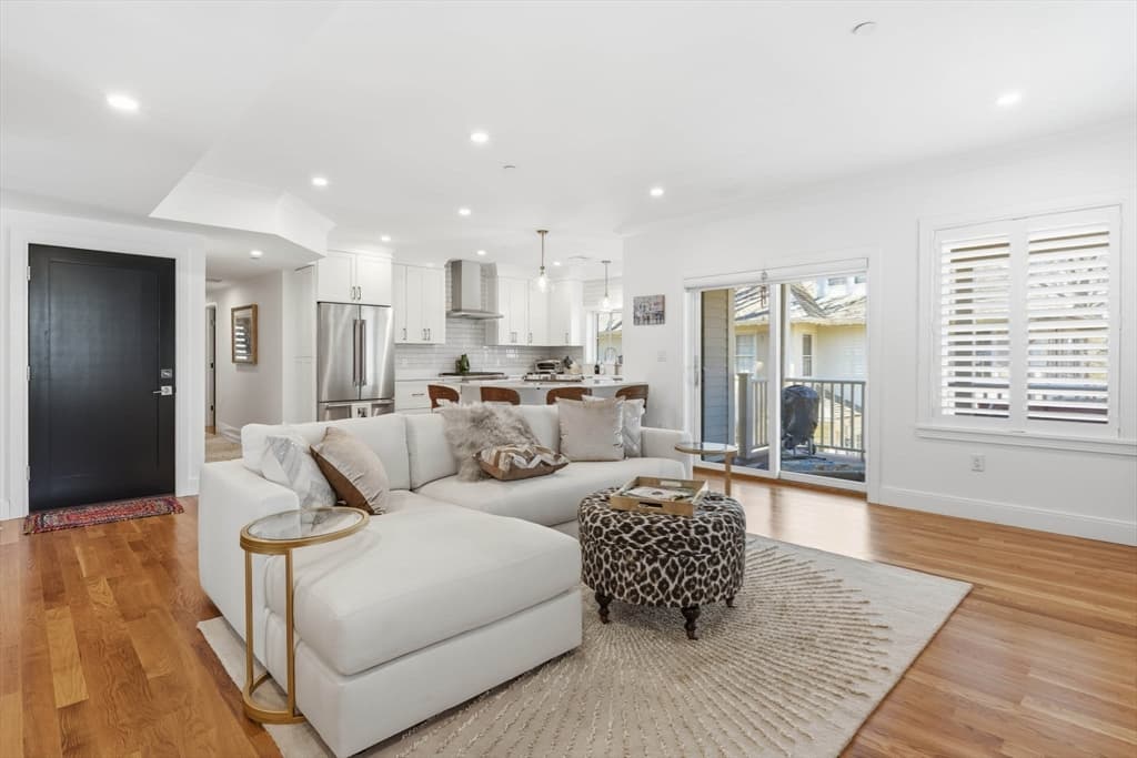 Condominium at 20 Lawrence # 2, Wakefield MA 01880, photo 19 of 38