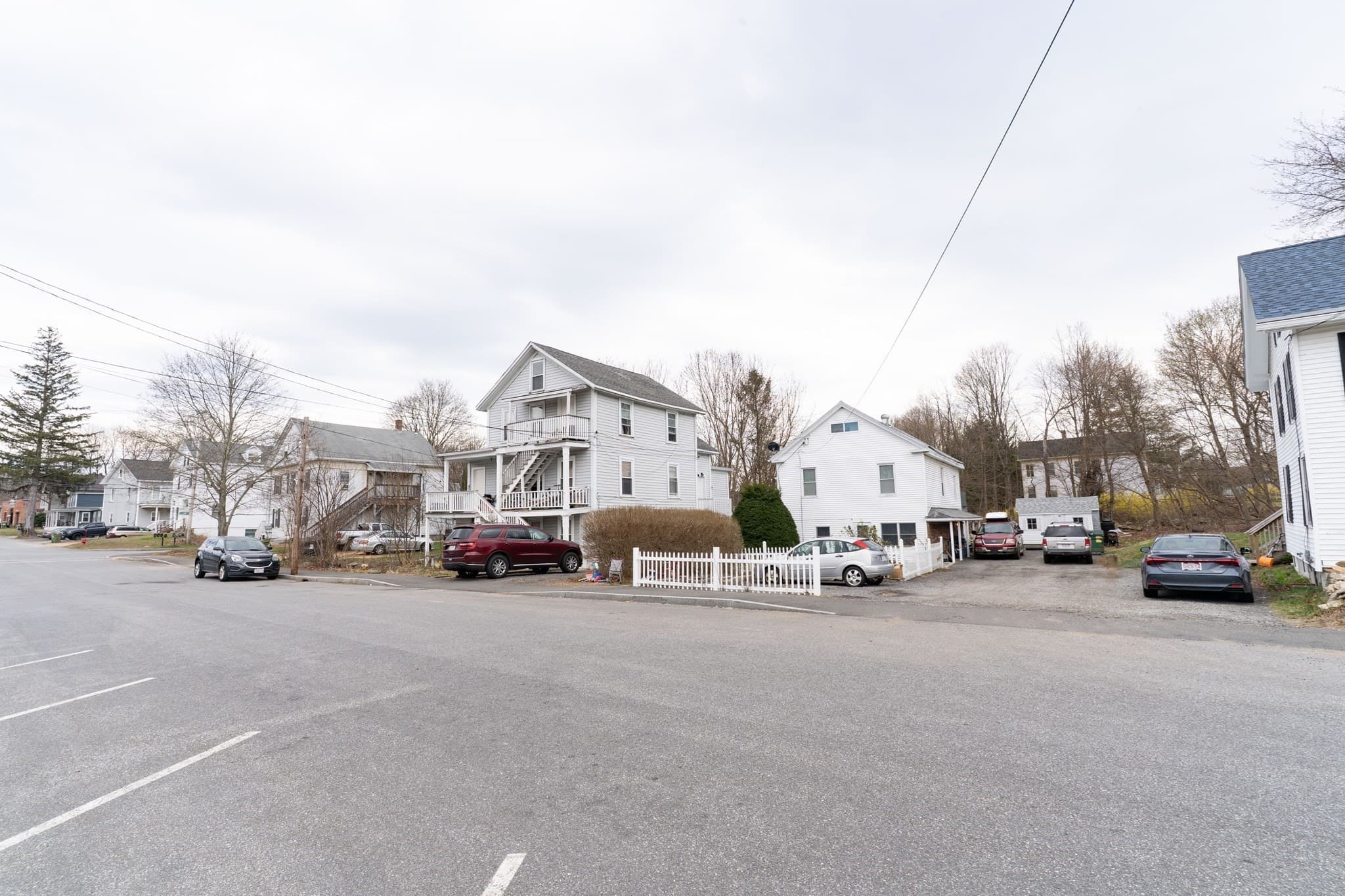5-9 Family at 15-17 Central St, Brookfield MA 01506, photo 2 of 13