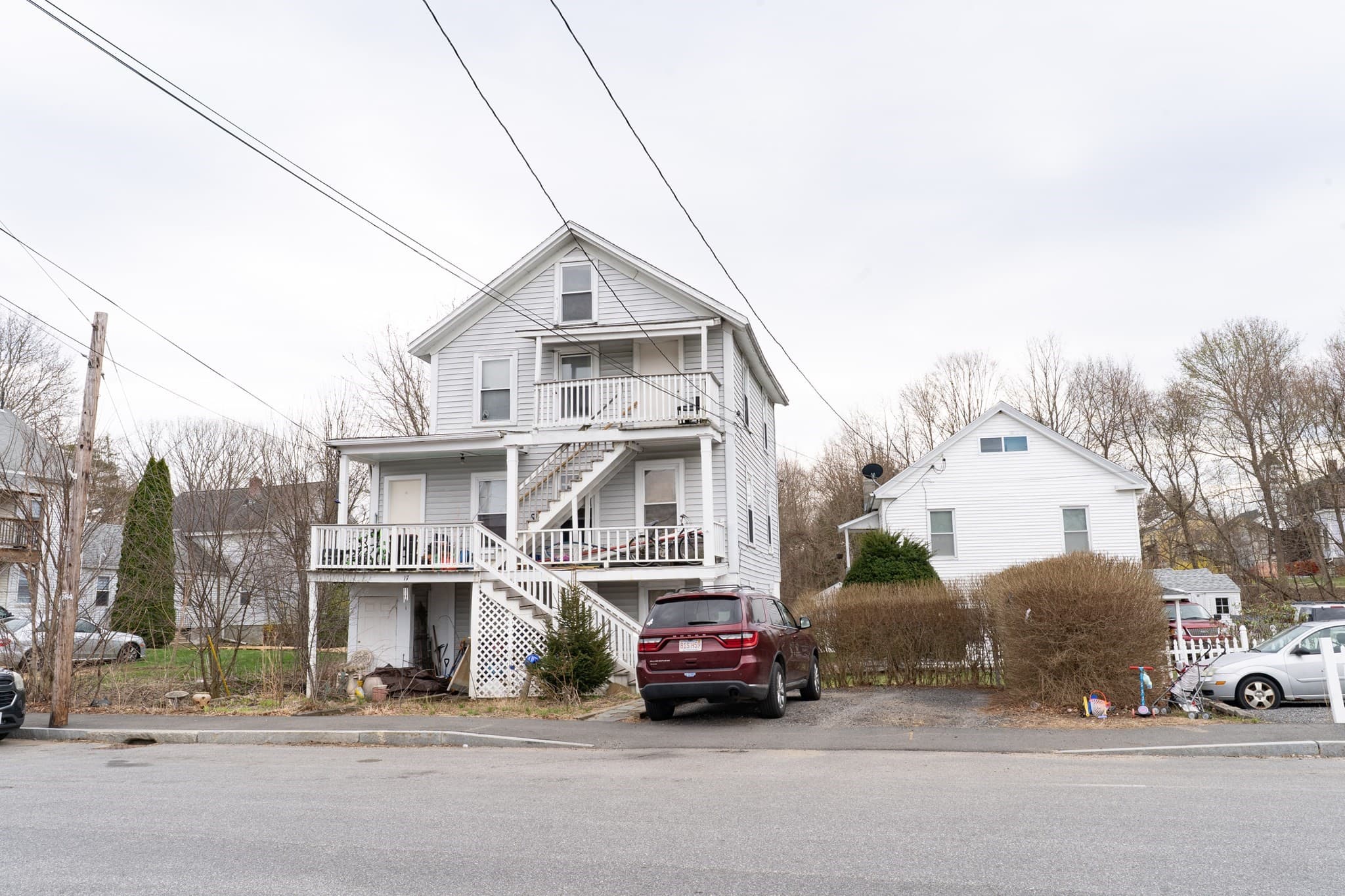 5-9 Family at 15-17 Central St, Brookfield MA 01506, photo 6 of 13