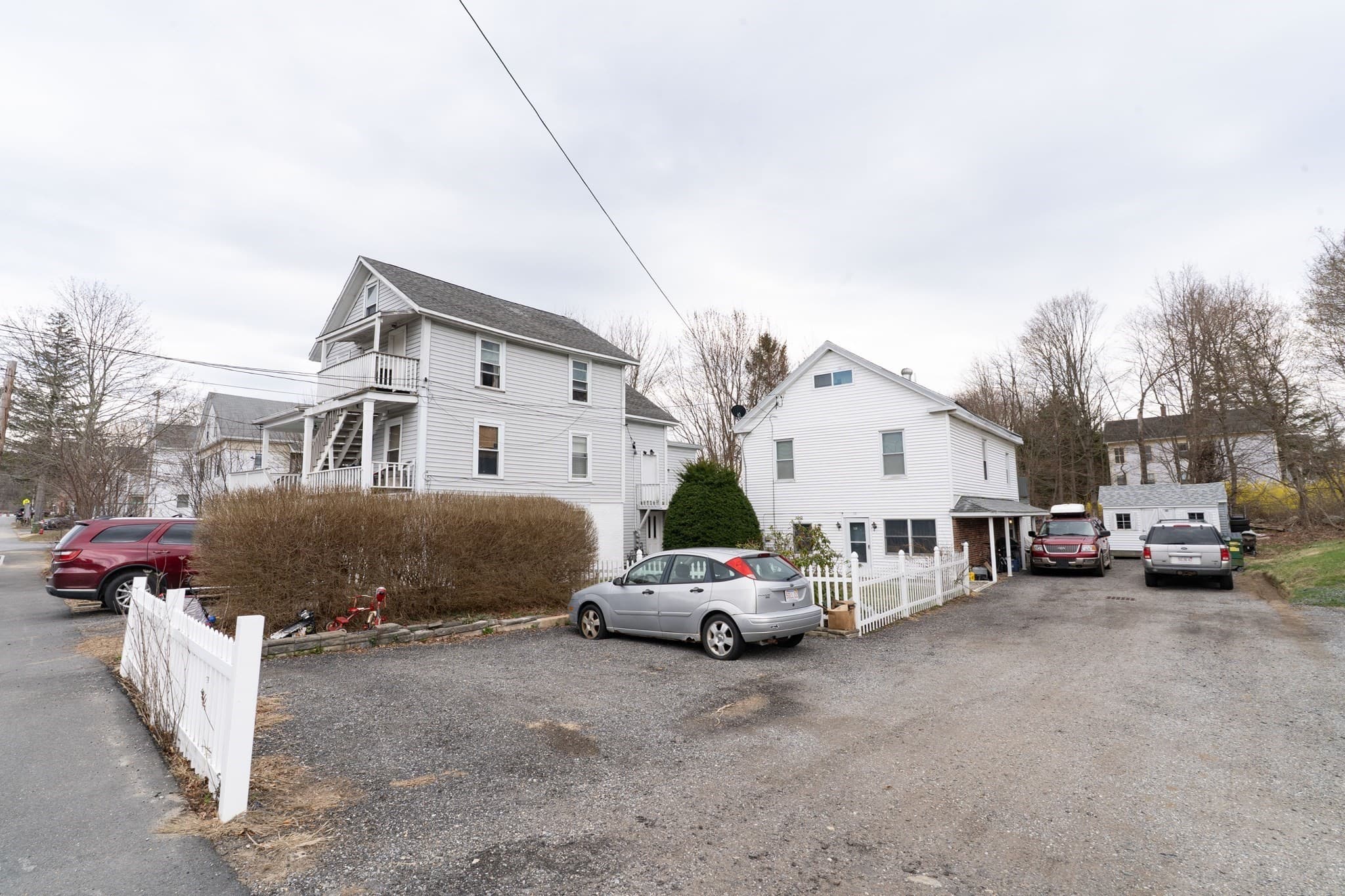 5-9 Family at 15-17 Central St, Brookfield MA 01506, photo 3 of 13