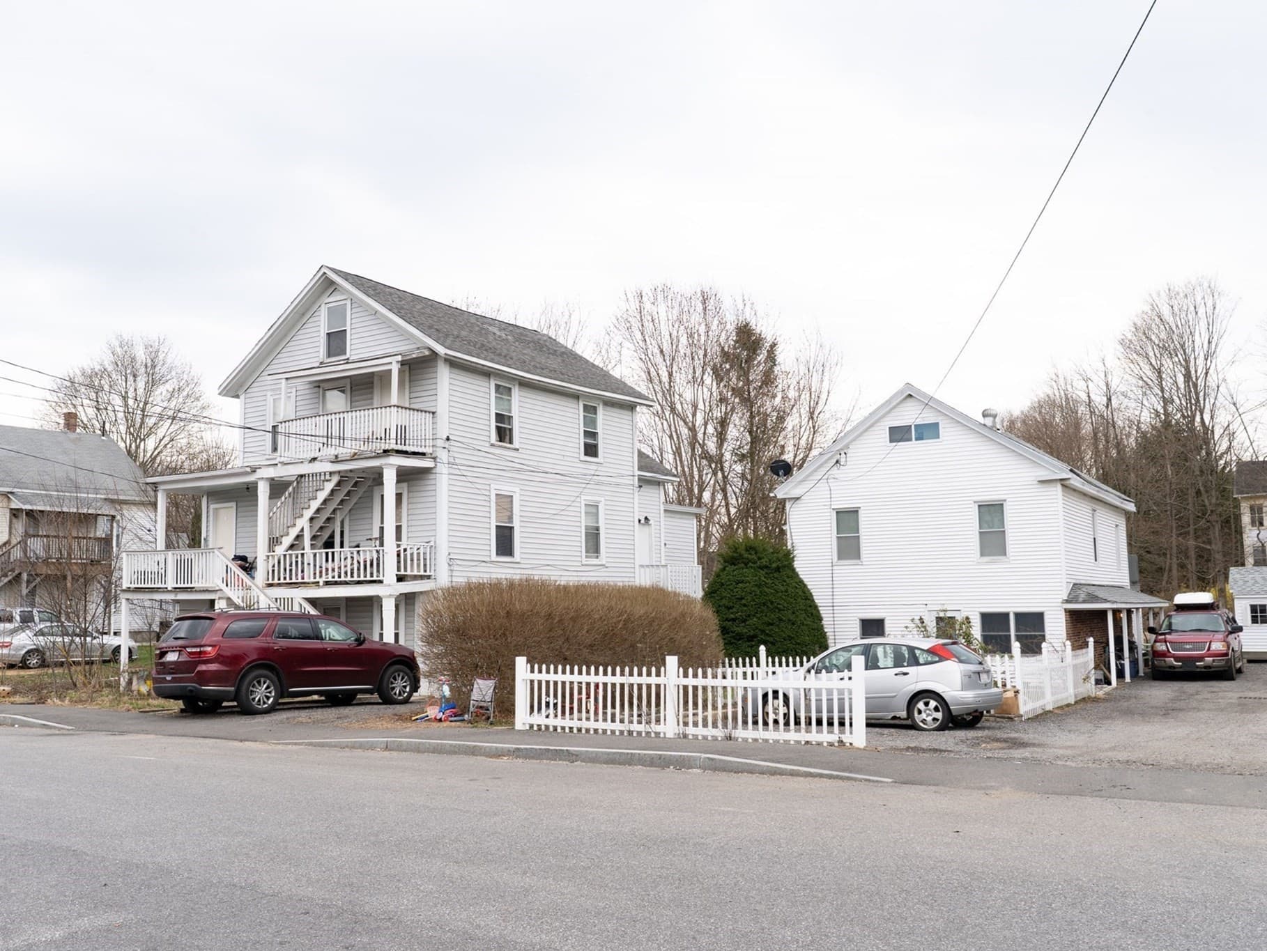 15-17 Central St, Brookfield MA 01506