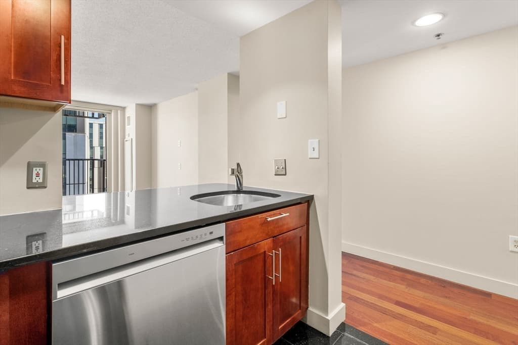 Condominium at 8-12 Museum Way # 1328, Cambridge MA 02141, Cambridge, photo 5 of 15