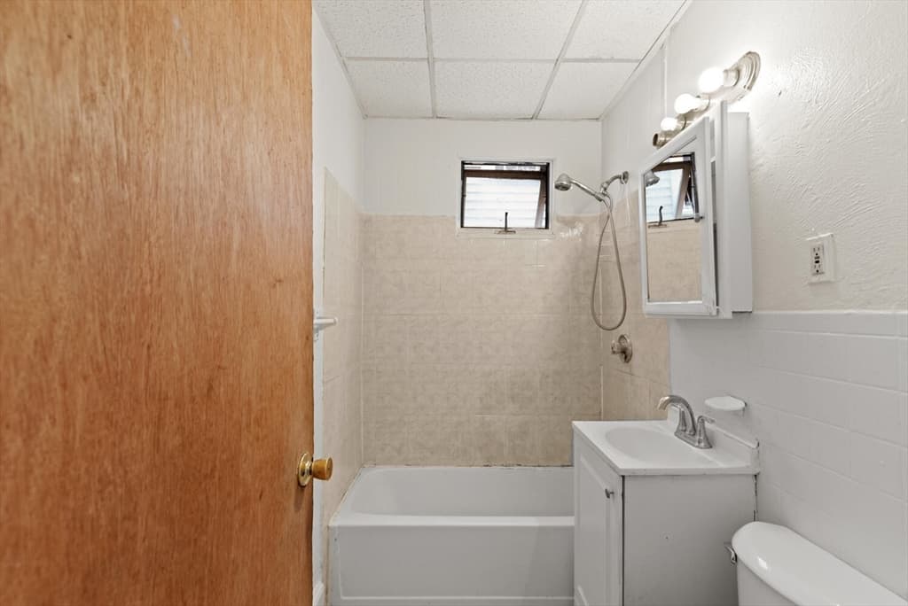 3 Family at 22 Elm St, Lynn MA 01905, photo 23 of 35