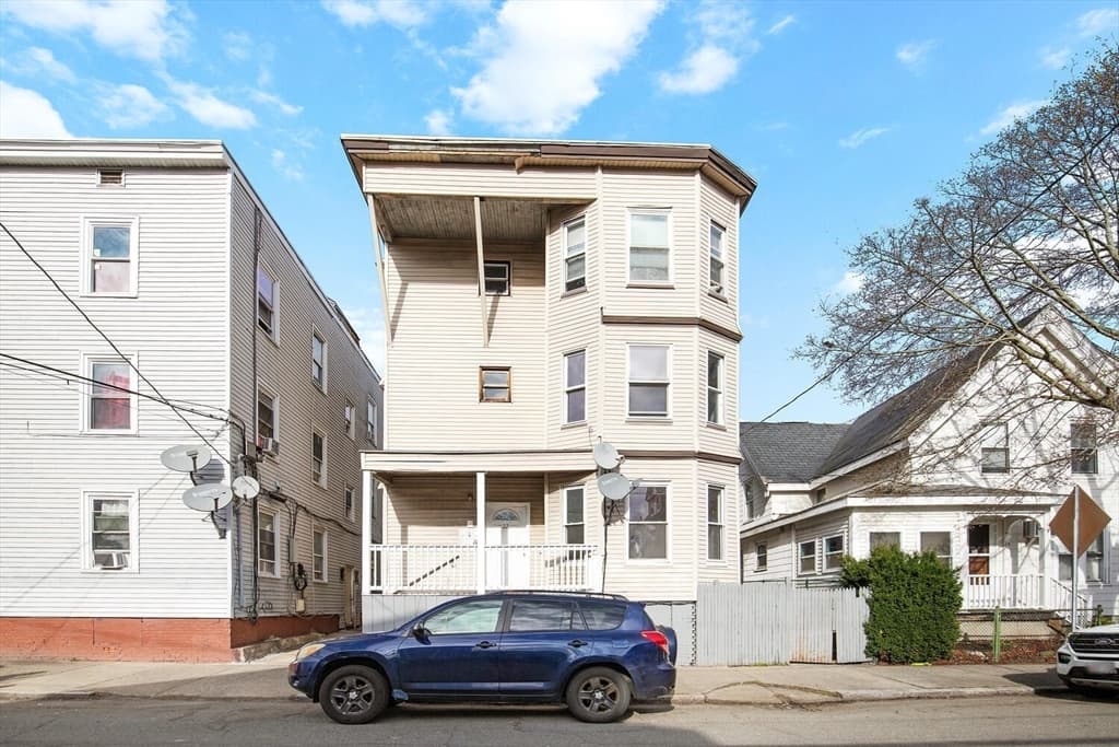 3 Family at 22 Elm St, Lynn MA 01905, photo 12 of 35