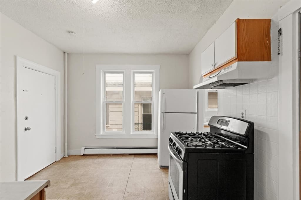 3 Family at 22 Elm St, Lynn MA 01905, photo 15 of 35
