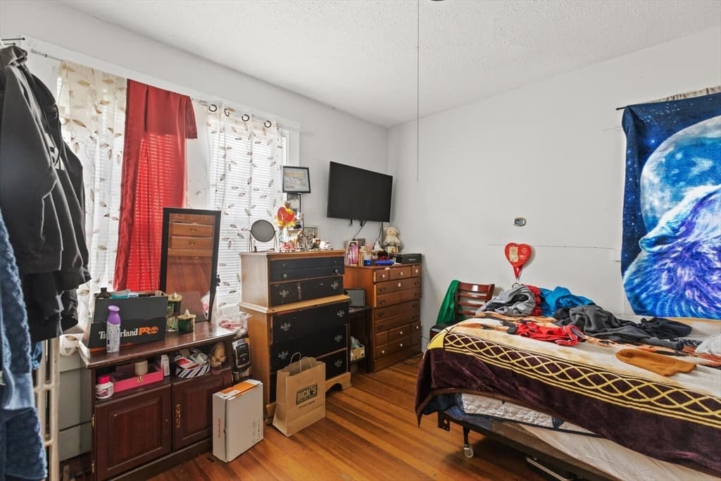 3 Family at 22 Elm St, Lynn MA 01905, photo 31 of 35