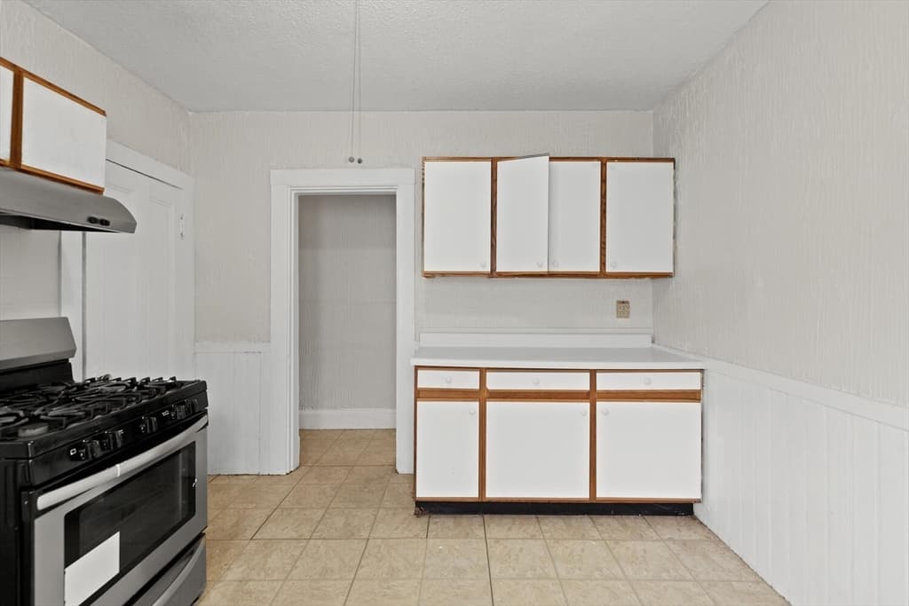3 Family at 22 Elm St, Lynn MA 01905, photo 25 of 35