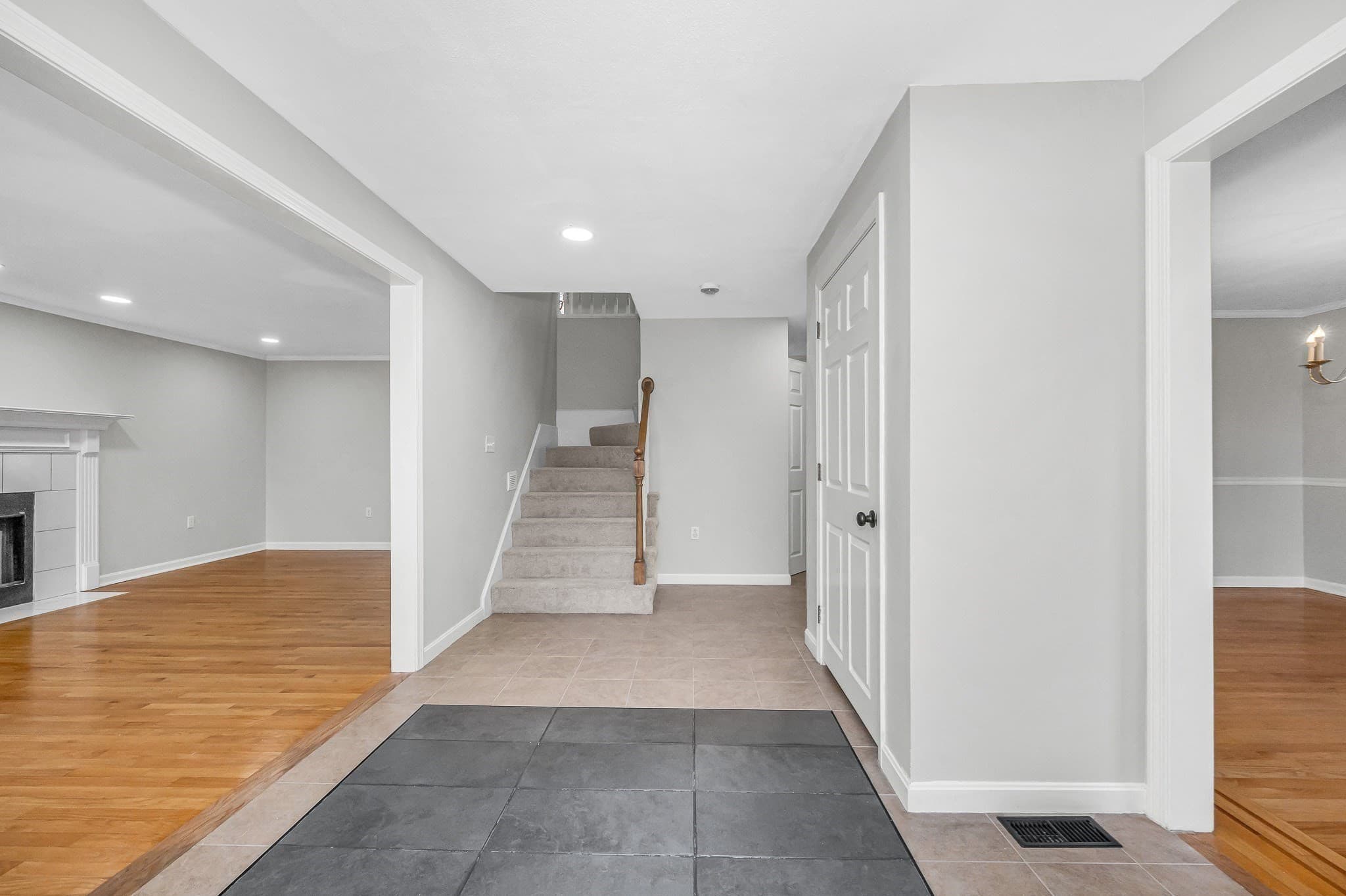 Single Family Residence at 255 Hay Meadow Rd, North Andover MA 01845, photo 6 of 39