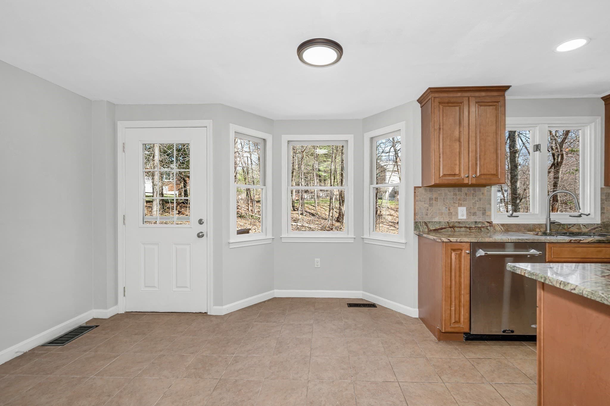 Single Family Residence at 255 Hay Meadow Rd, North Andover MA 01845, photo 13 of 39