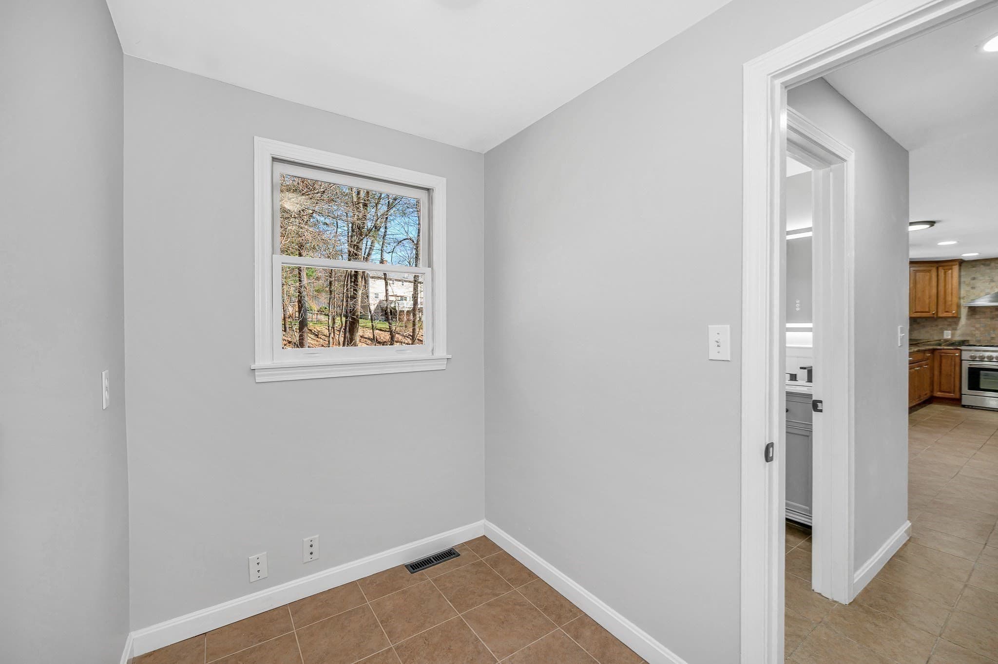 Single Family Residence at 255 Hay Meadow Rd, North Andover MA 01845, photo 15 of 39