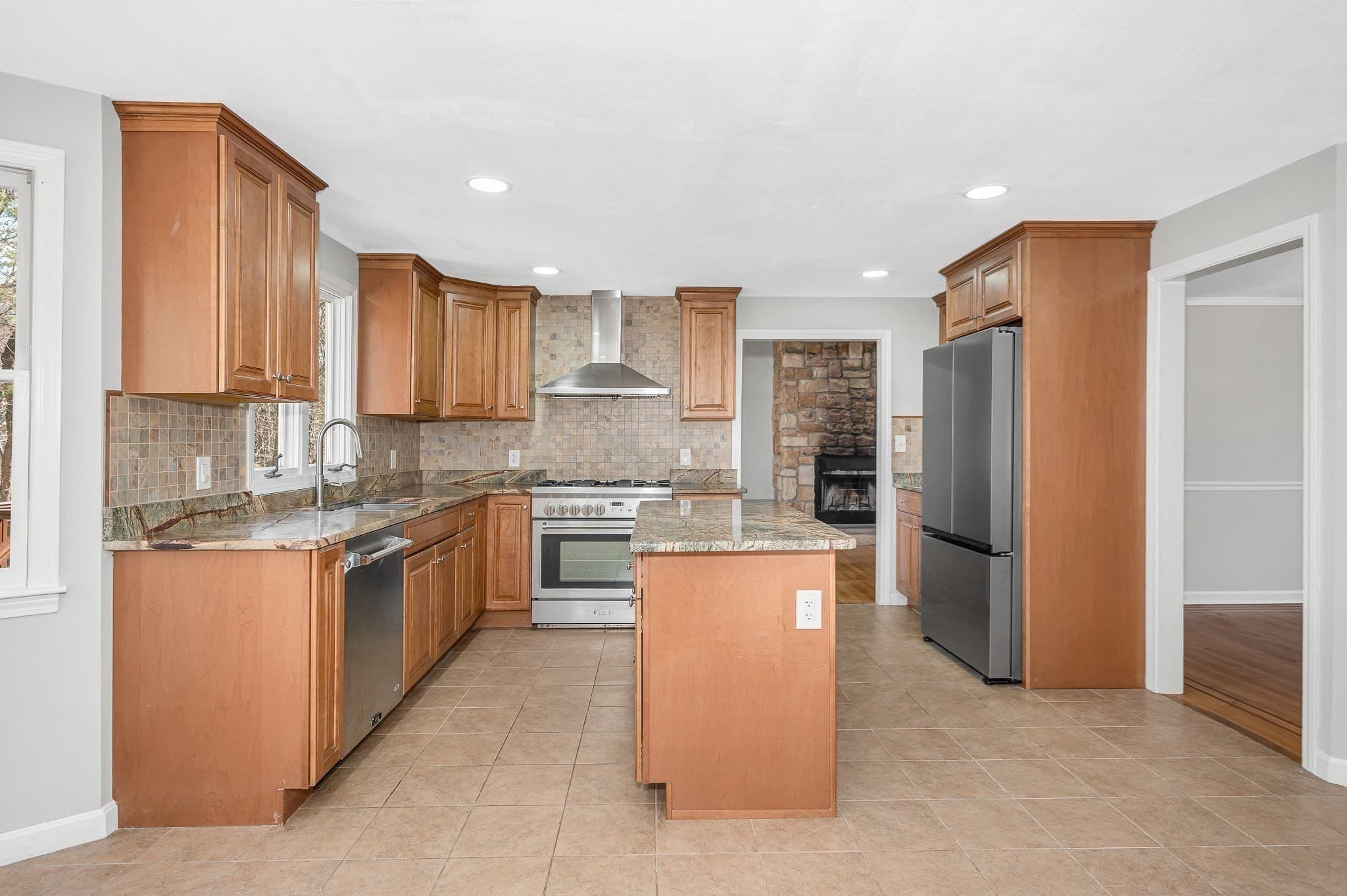 Single Family Residence at 255 Hay Meadow Rd, North Andover MA 01845, photo 11 of 39