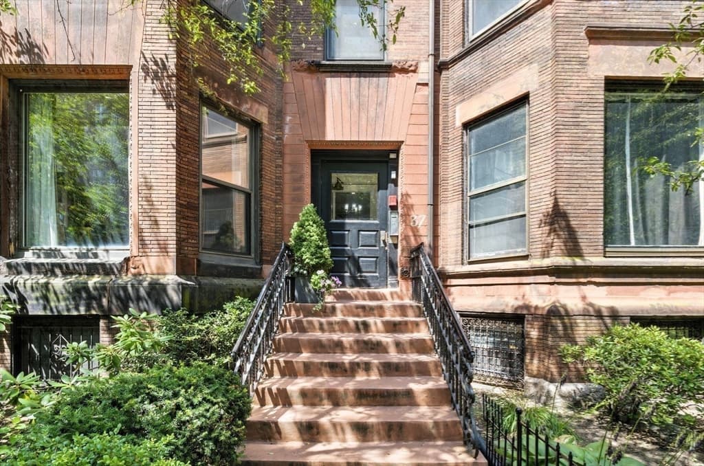 Condominium at 37 Bay State Rd # 4, Boston MA 02215, photo 2 of 25