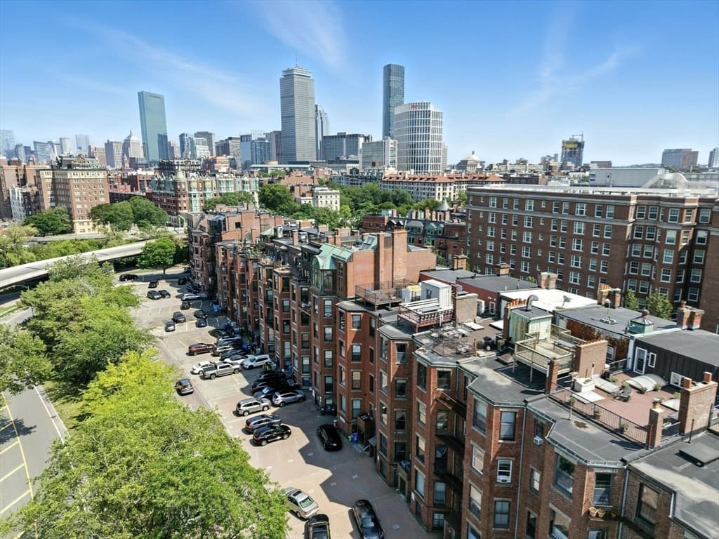 Condominium at 37 Bay State Rd # 4, Boston MA 02215, photo 22 of 25