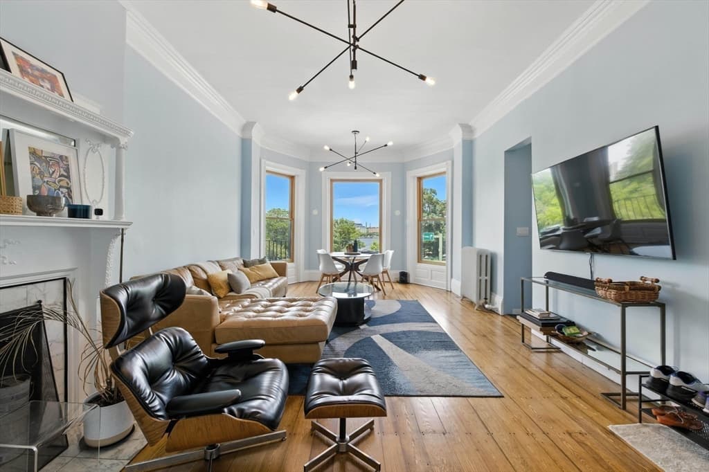 Condominium at 37 Bay State Rd # 4, Boston MA 02215, photo 3 of 25