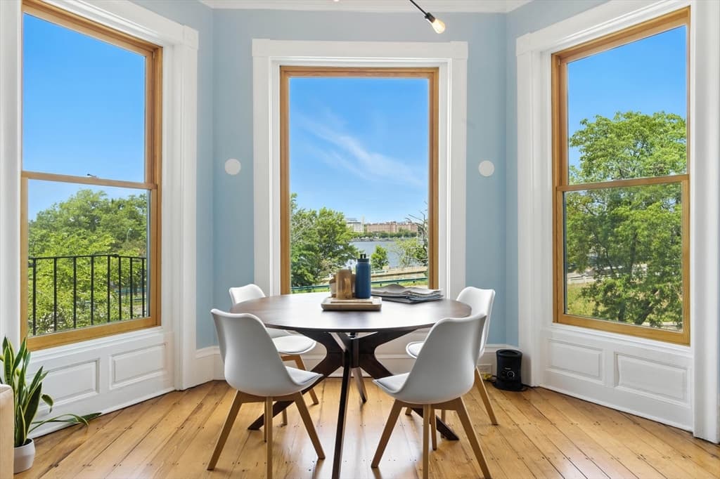 37 Bay State Rd # 4, Boston MA 02215