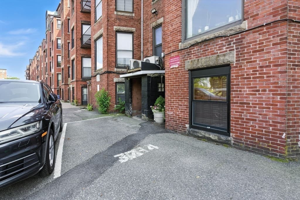 Condominium at 37 Bay State Rd # 4, Boston MA 02215, photo 14 of 25