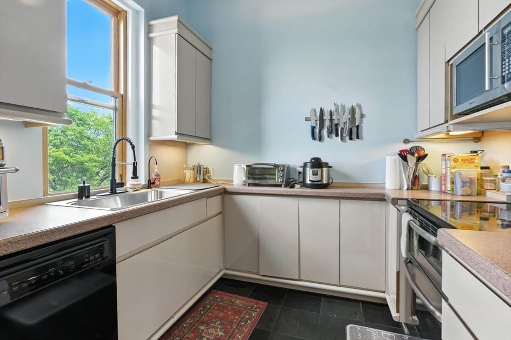 Condominium at 37 Bay State Rd # 4, Boston MA 02215, photo 8 of 25