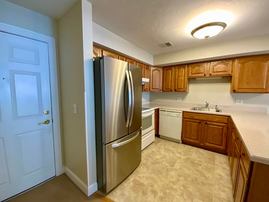 23 Greenleaves Drive # 105, Amherst MA 01002 photo 7