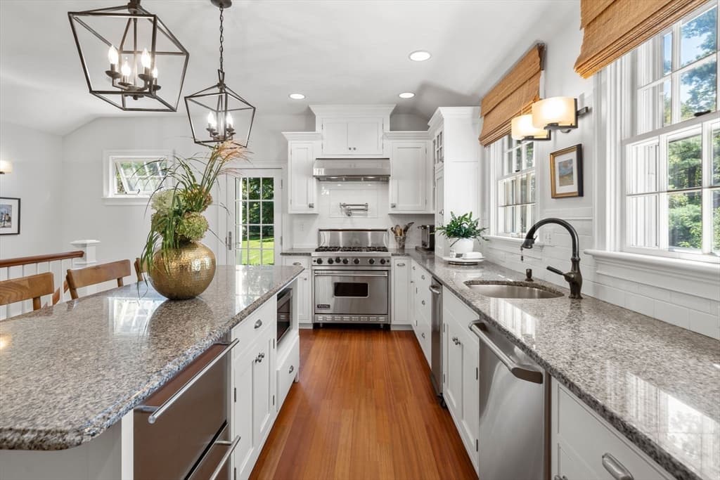 104 Standish St, Duxbury MA 02332 photo 4