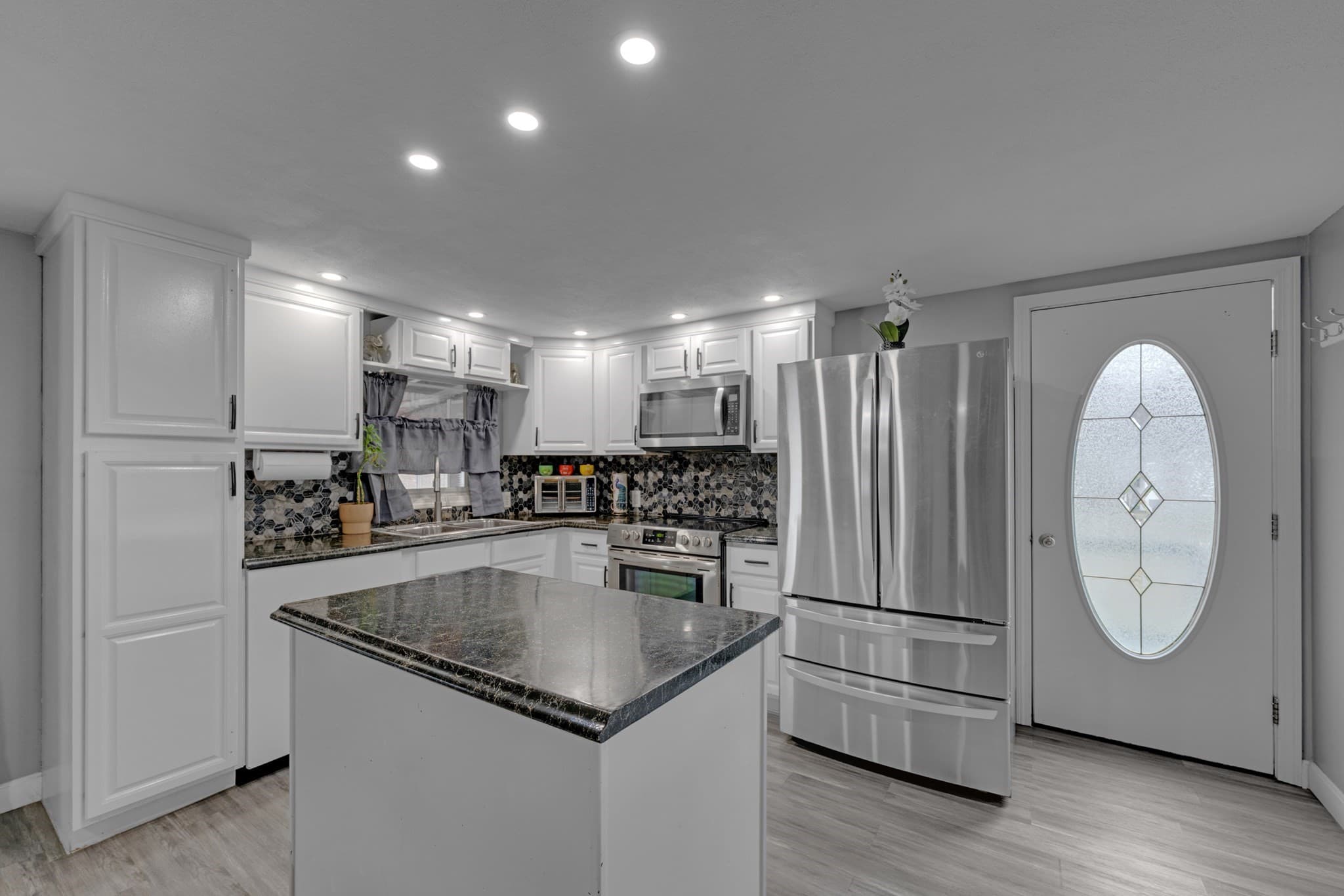 Single Family Residence at 23 Chartier Ln, Southbridge MA 01550, photo 6 of 22