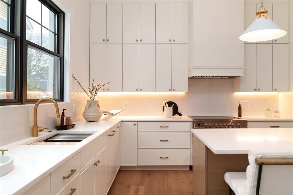 Condominium at 710-712 Watertown Street # 712, Newton MA 02460, photo 9 of 36