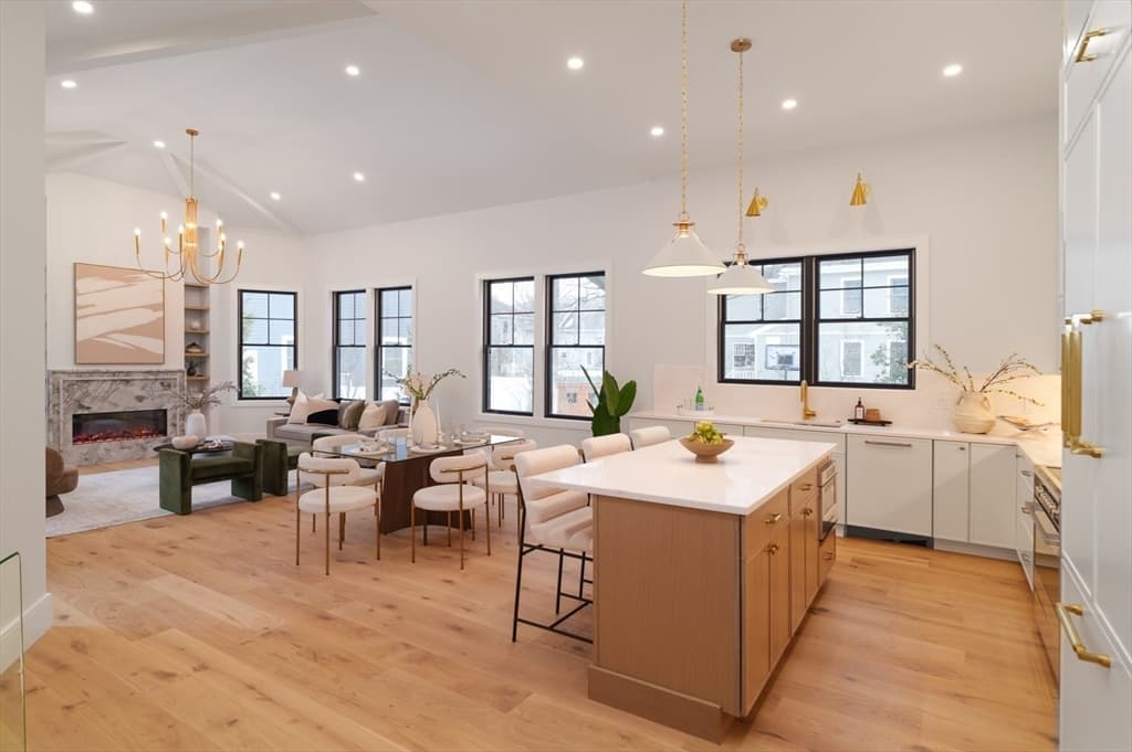 Condominium at 710-712 Watertown Street # 712, Newton MA 02460, Newton, photo 8 of 36