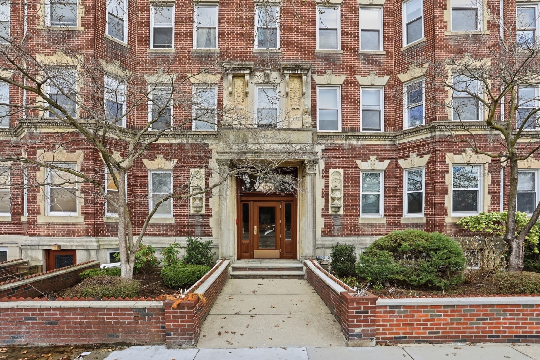 Condominium at 131 Park Dr # 2, Boston MA 02215, photo 2 of 15
