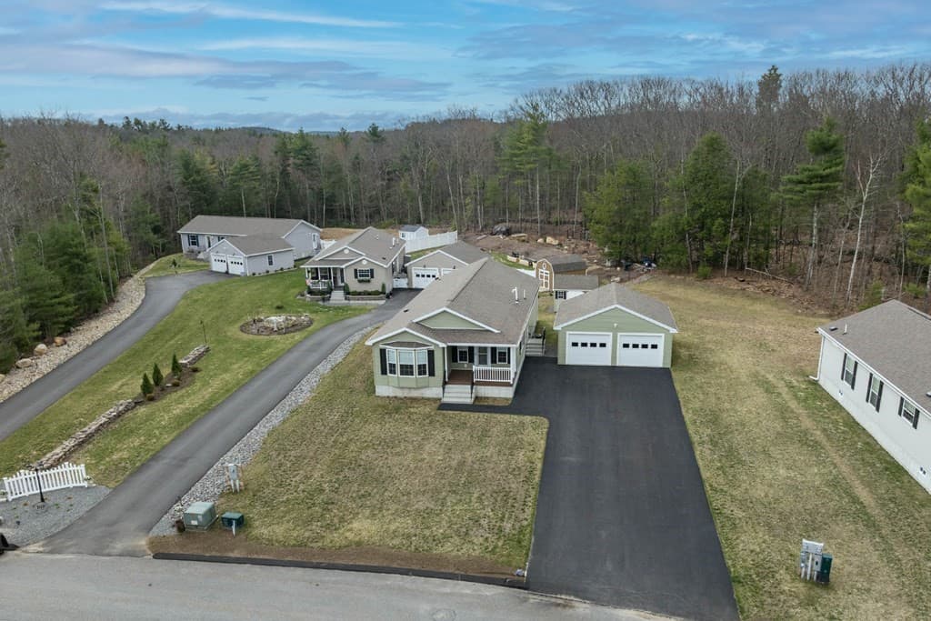 Mobile Home at 102 Topaz Terrace, Gardner MA 01440, photo 19 of 20