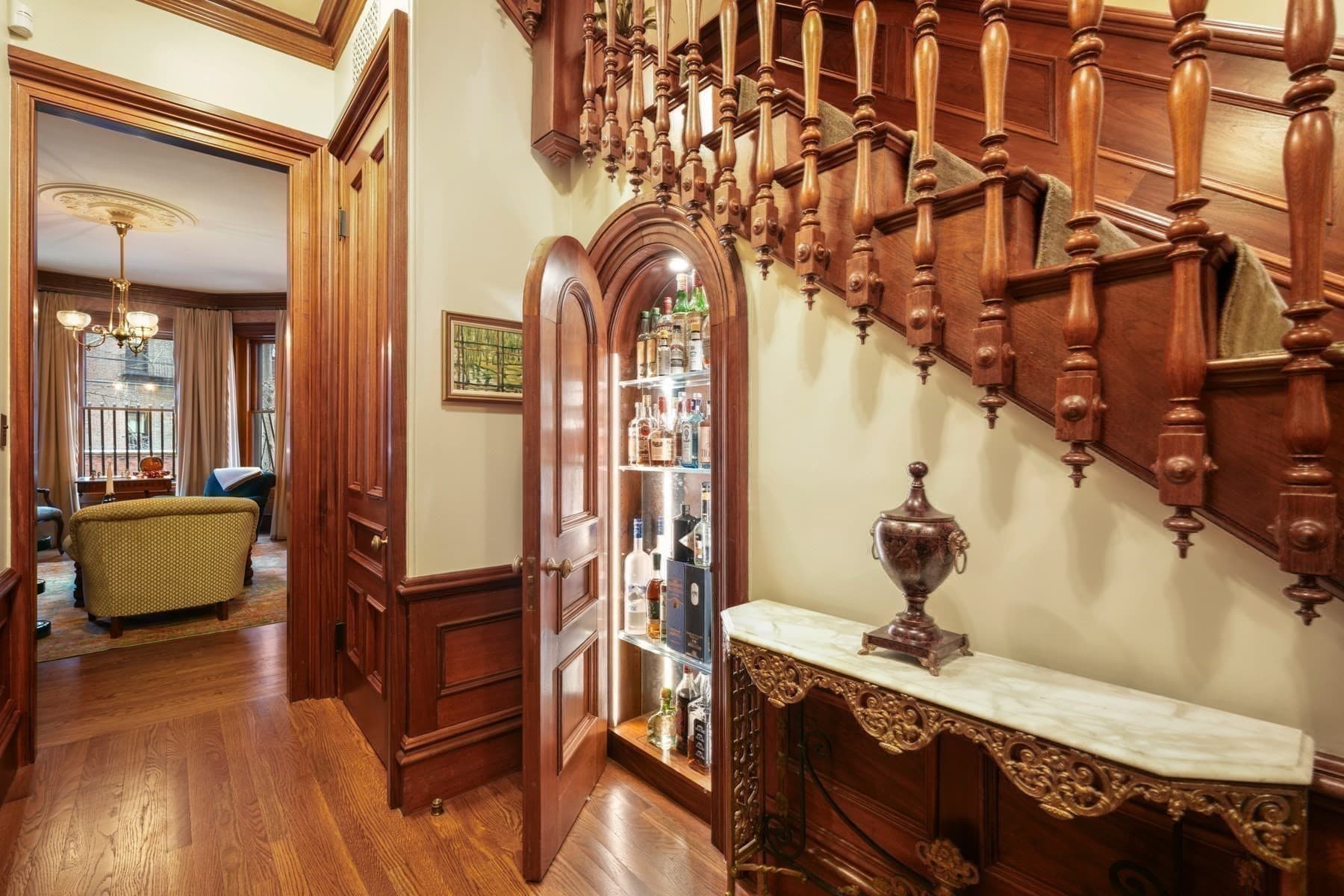 Single Family Residence at 381 Beacon Street, Boston MA 02116, photo 5 of 21