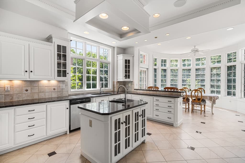 8 Stratford Way, Lincoln MA 01773 photo 6