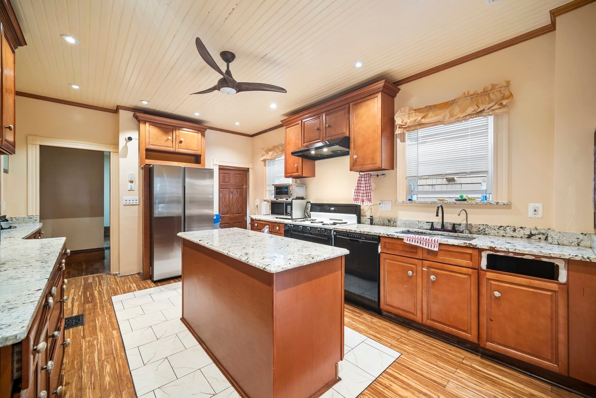 Single Family Residence at 113 Dakota, Boston MA 02124, Boston, photo 6 of 26