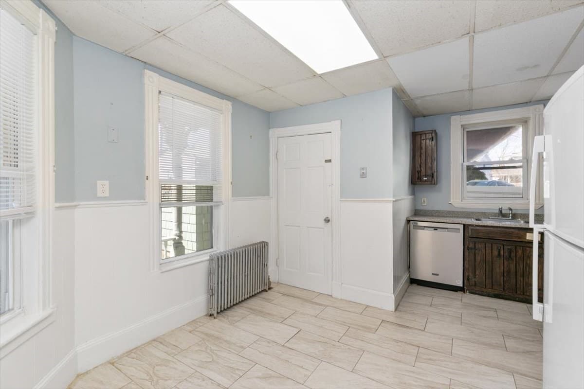 2 Family - 2 Units Up/Down at 293 Albion St, Wakefield MA 01880, Wakefield, photo 9 of 42