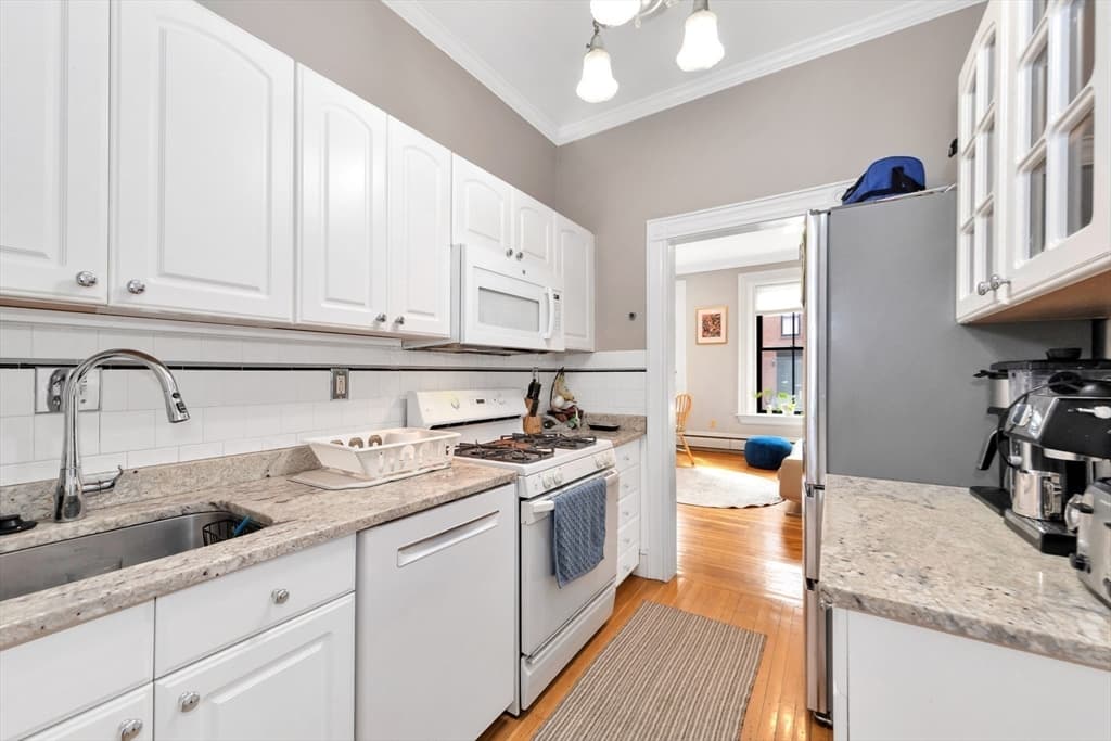 Condominium at 32 E Springfield St # 1, Boston MA 02118, photo 6 of 16