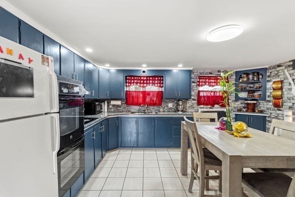 Single Family Residence at 21 Spring St, Webster MA 01570, photo 11 of 30