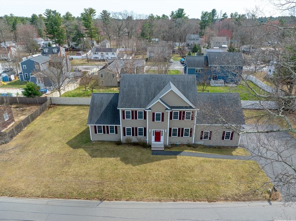 28 Woodlawn Ave, Billerica MA 01821
