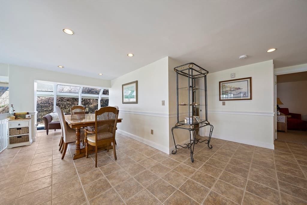 Condominium at 25 Oceanside Drive # 25, Hull MA 02045, photo 12 of 40