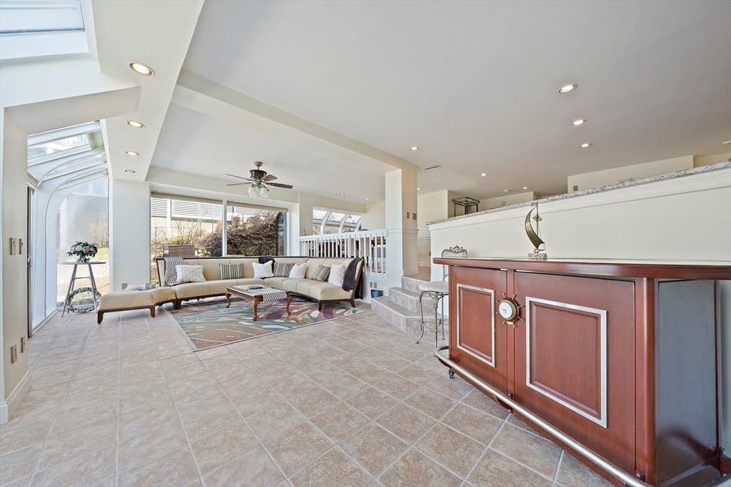 Condominium at 25 Oceanside Drive # 25, Hull MA 02045, photo 14 of 40
