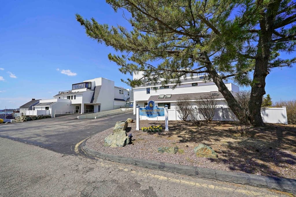 Condominium at 25 Oceanside Drive # 25, Hull MA 02045, photo 37 of 40