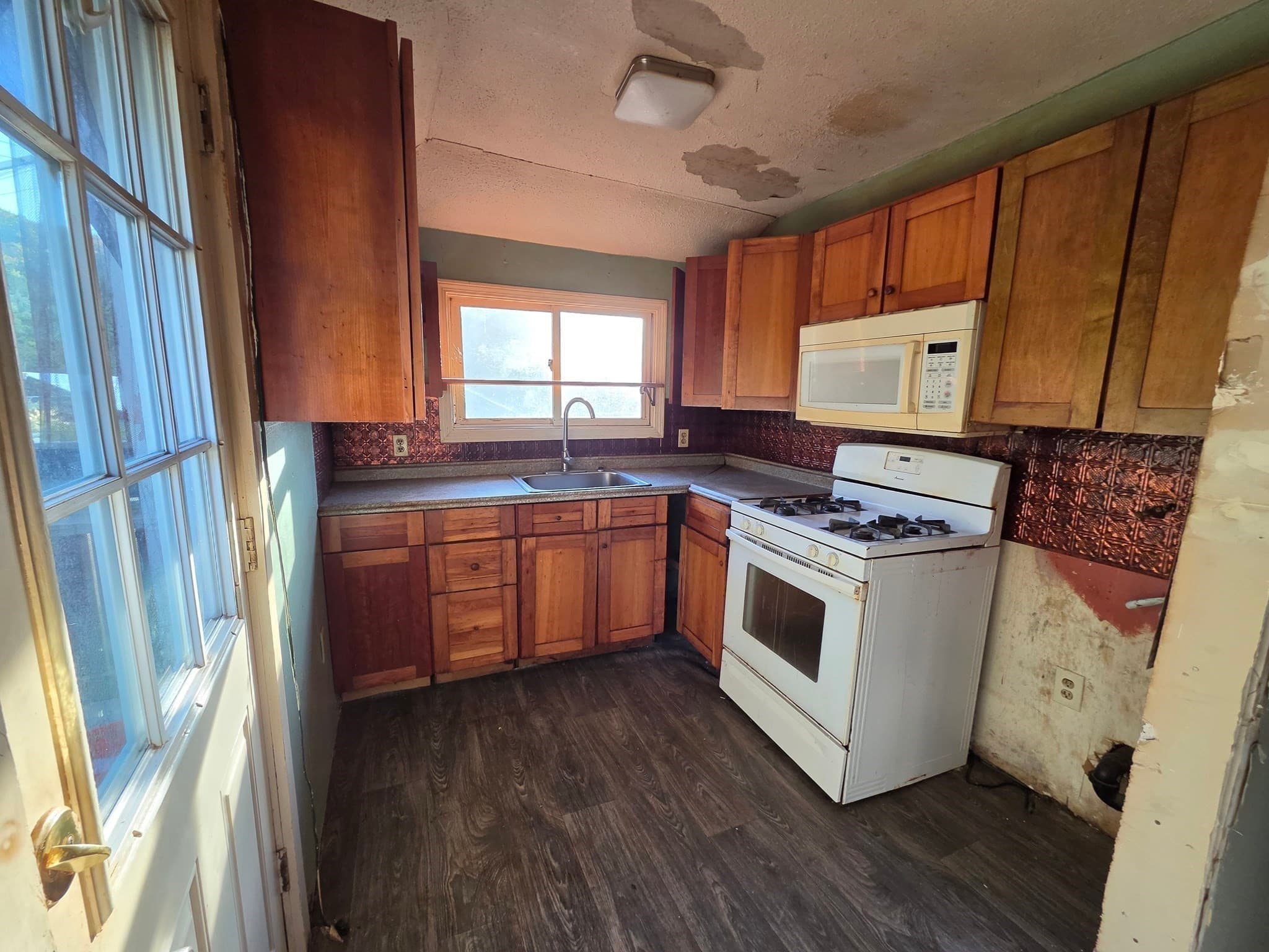 2 Family - 2 Units Up/Down at 22 Wildwood Rd, Millbury MA 01527, photo 7 of 33
