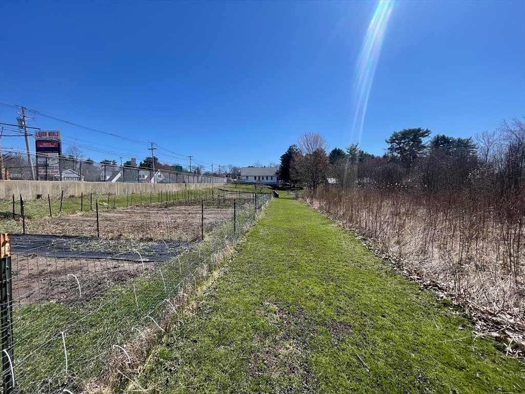 360 W. Central Street, Franklin MA 02038