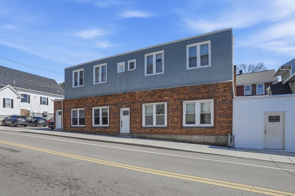 632 Fall River Ave, Seekonk MA 02771