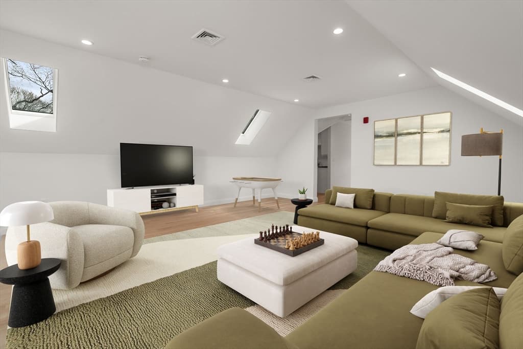Condominium at 202 Washington Street # A, Wellesley MA 02481, photo 3 of 9