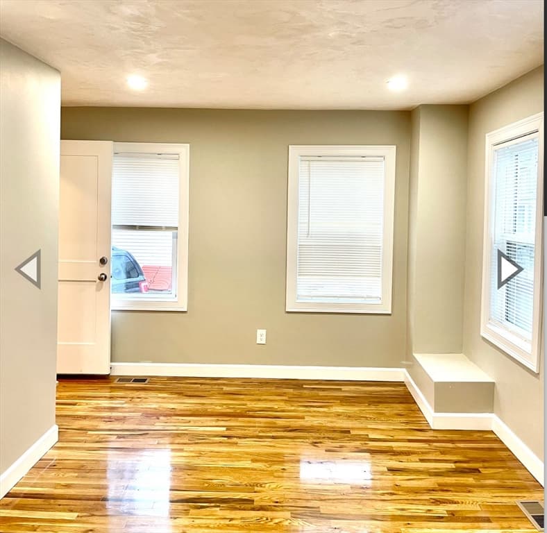58 Laighton St, Lynn MA 01902 photo 2