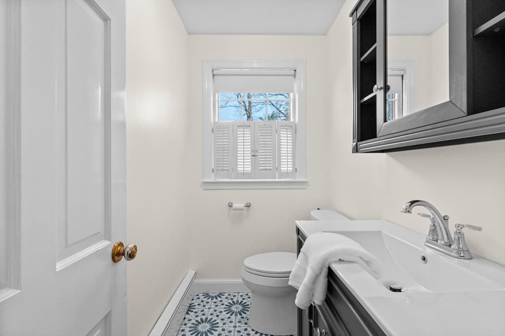 Single Family Residence at 515 Main St, Shrewsbury MA 01545, photo 17 of 42